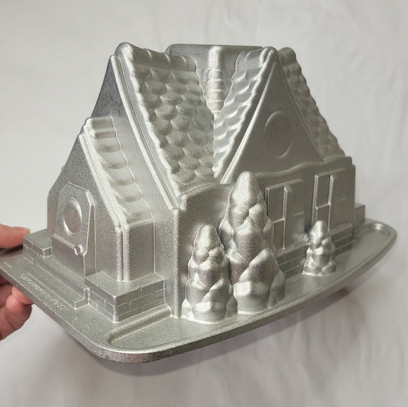 Nordic Ware Kitchen Nordic Ware Gingerbread House Bundt Cake Pan